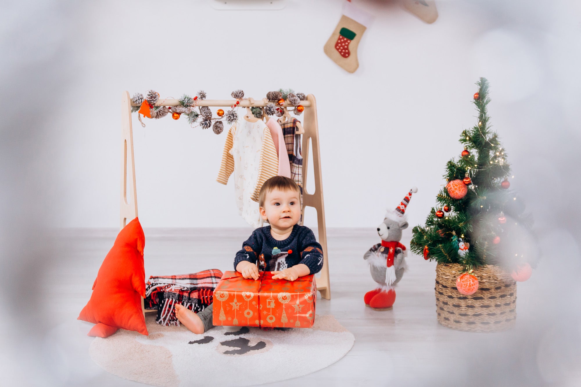 Montessori-Friendly Holiday Traditions for the Family