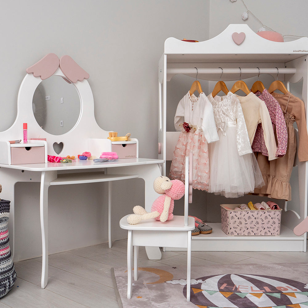 Kids Closet Ideas: Fostering Independence with Montessori Wardrobes