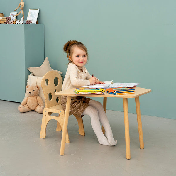 モンテッソーリ プレイ机と幼児用椅子
