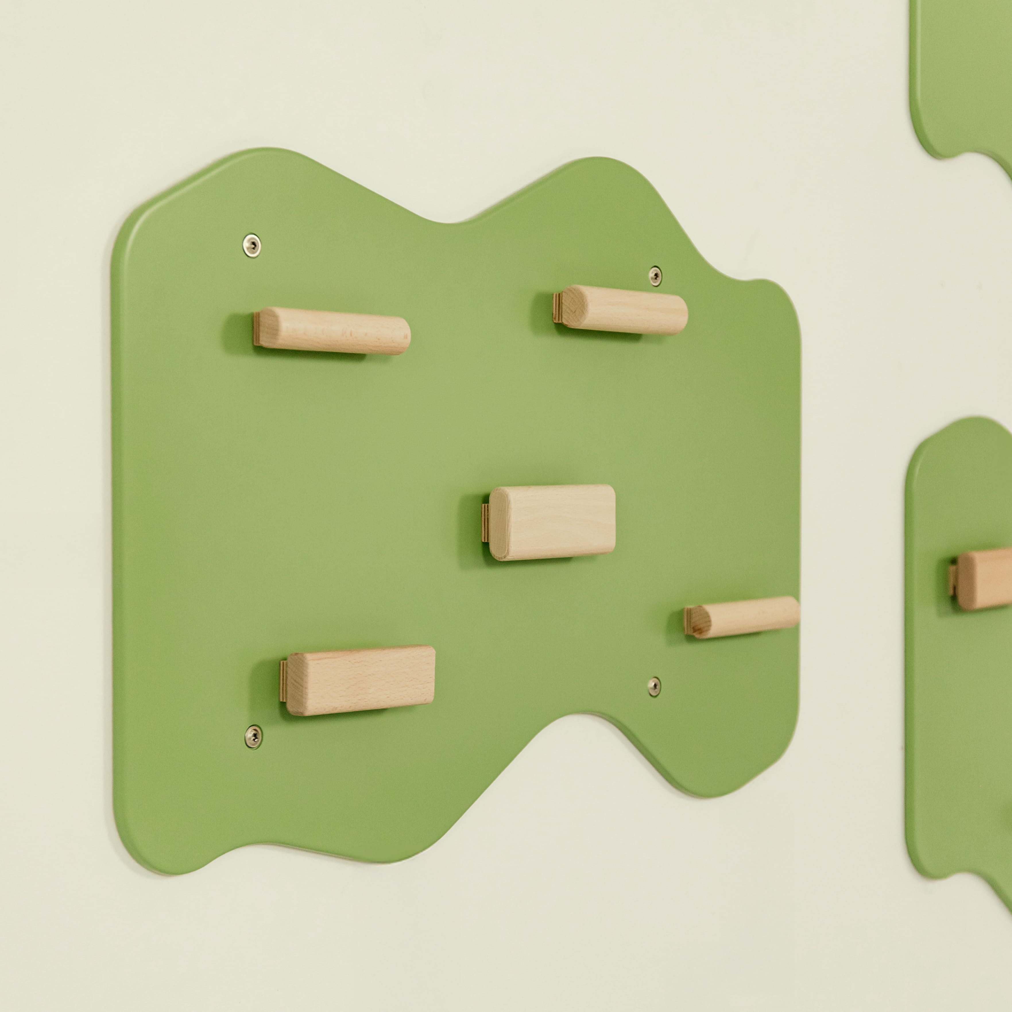 Indoor Rock Wall with Cloud-Shaped Panels & Wooden Climbing Holds for Kids 3-10