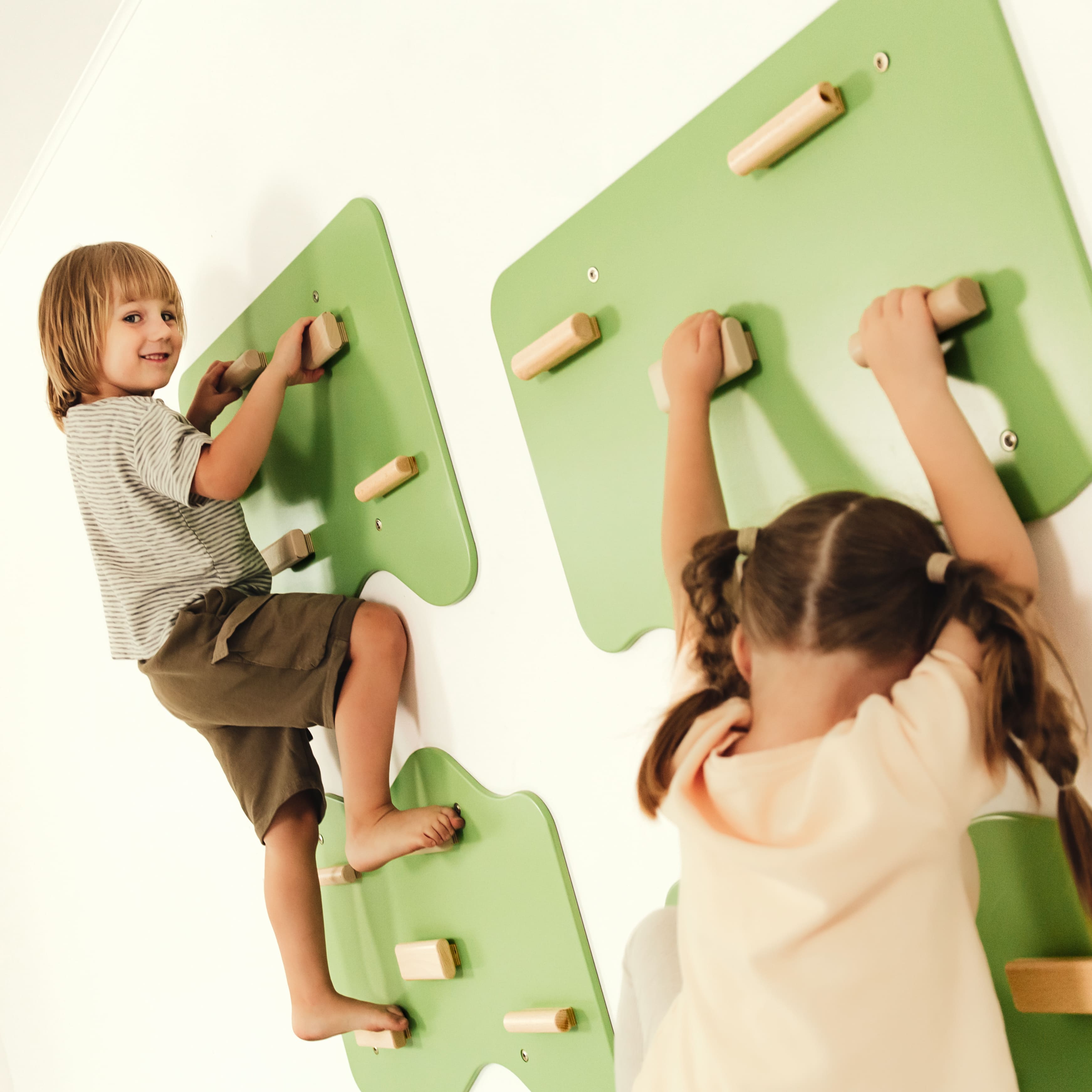 Indoor Rock Wall with Cloud-Shaped Panels & Wooden Climbing Holds for Kids 3-10