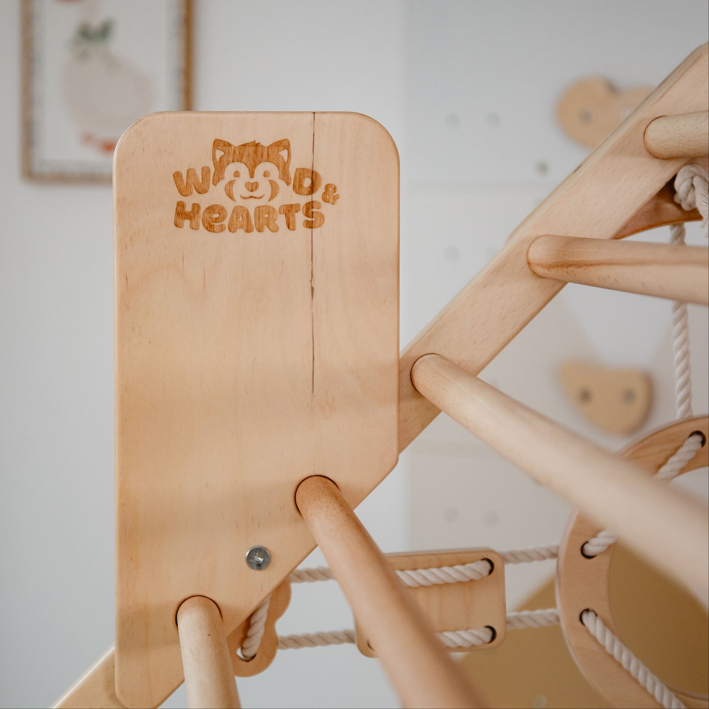 木製のクライミングプレイハウス