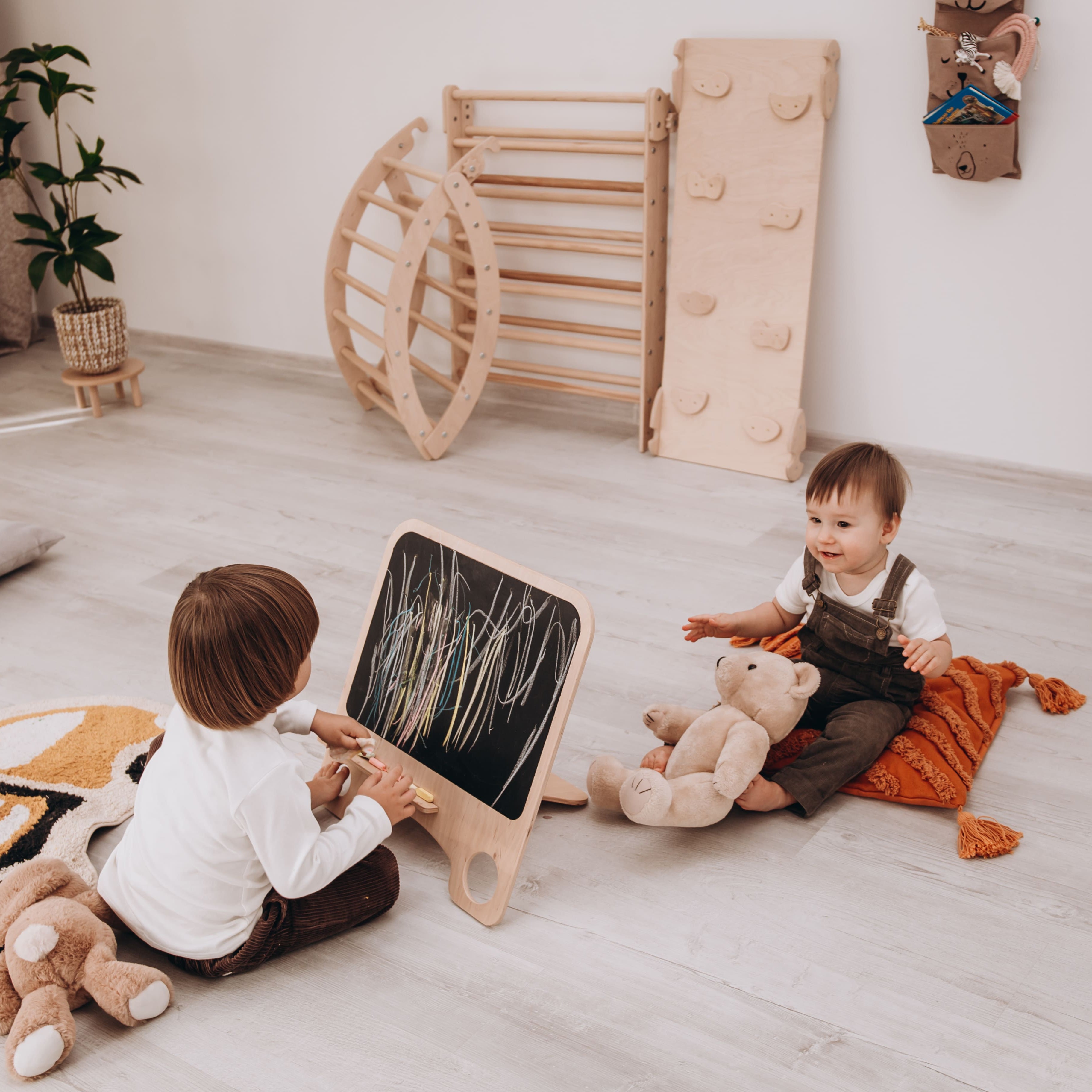 Kids Tabletop Easel