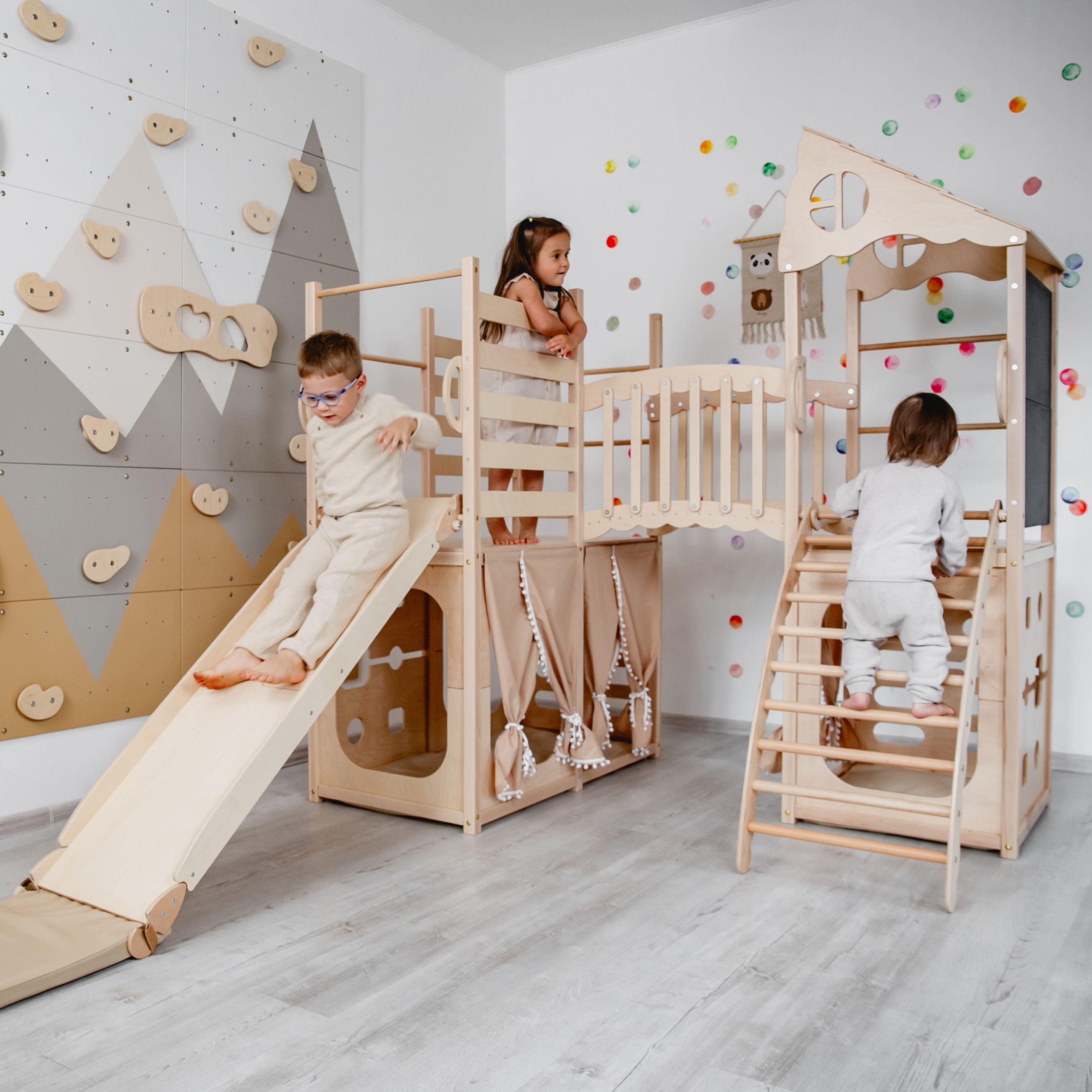 ゆ*え様 値下げ！Wood and hearts pikler Kids wooden furniture and climbing toys - WoodandHearts