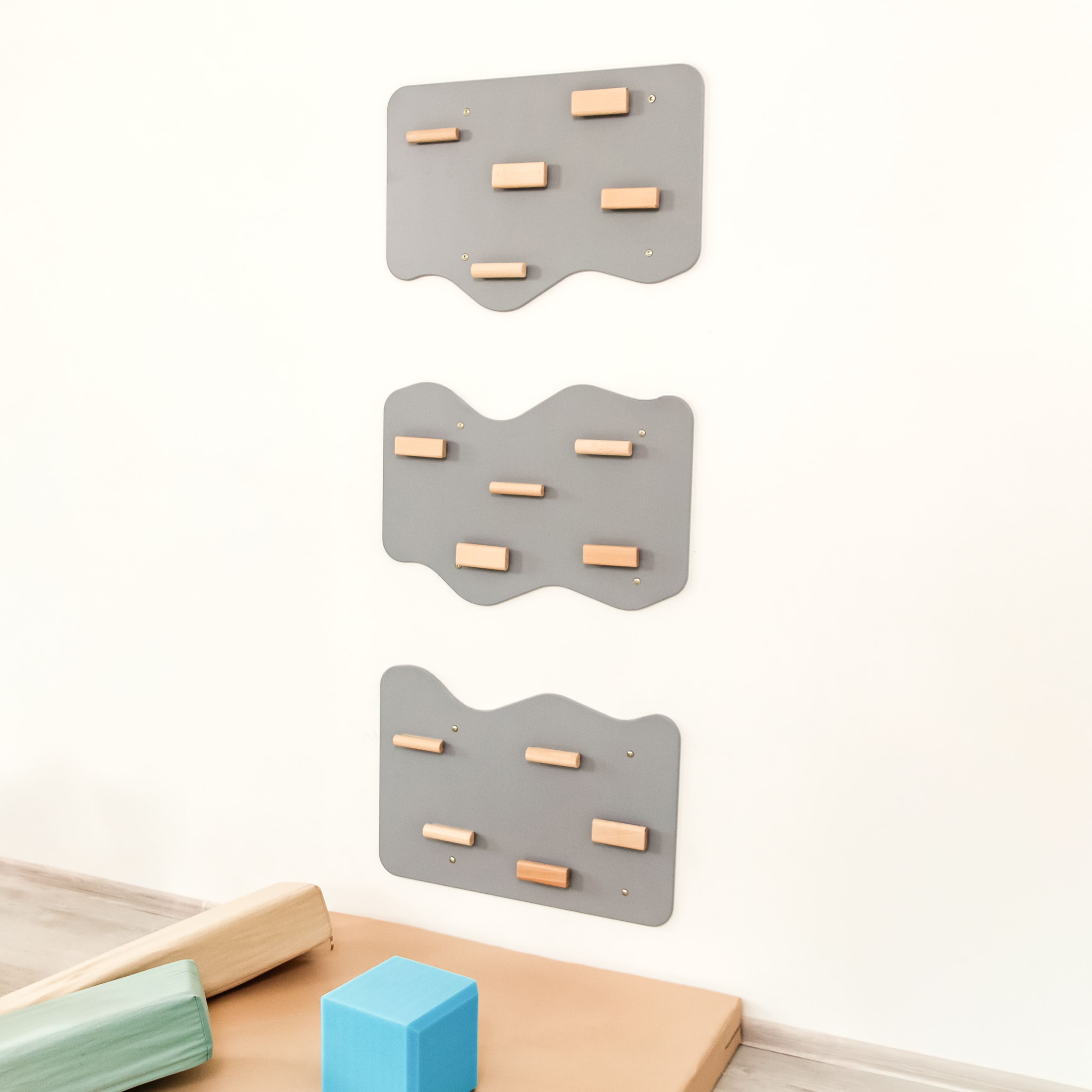 Indoor Rock Wall with Cloud-Shaped Panels & Wooden Climbing Holds for Kids 3-10