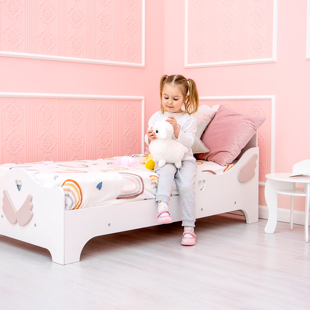 女の子の保育園のための天使の家具のセット