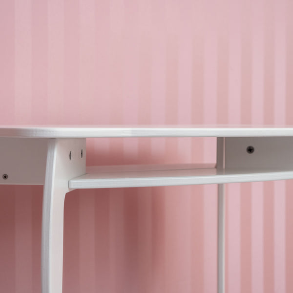 白＋ピンク色の幼児女の子用学習机「エンジェル」