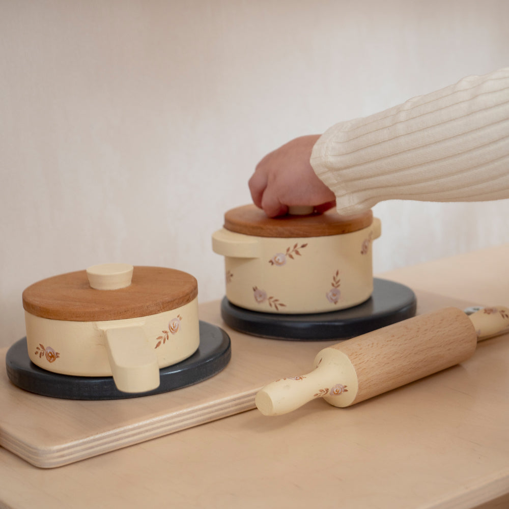 モンテッソーリ子供用木製ままごとキッチン「創作料理」