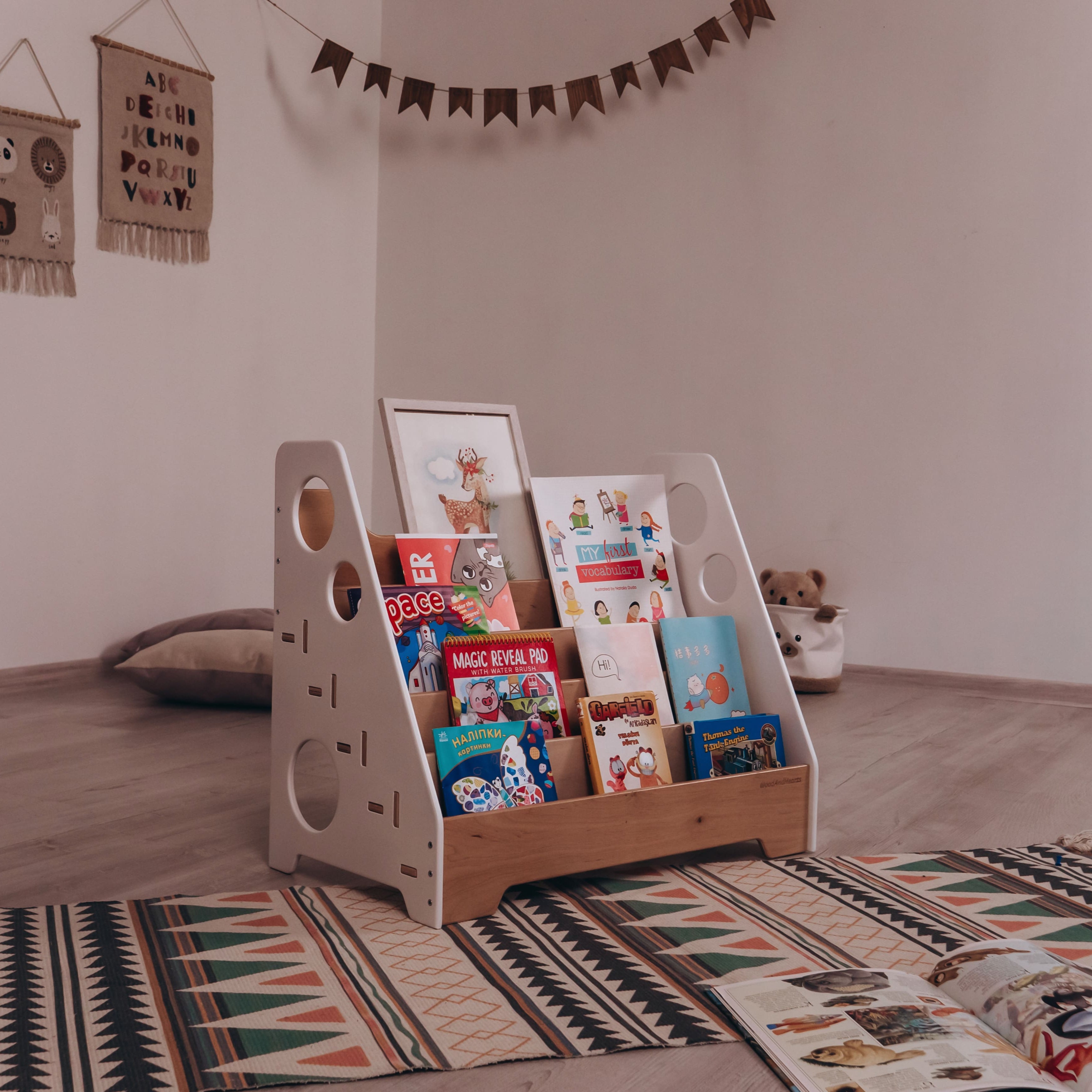 Montessori Bookshelf