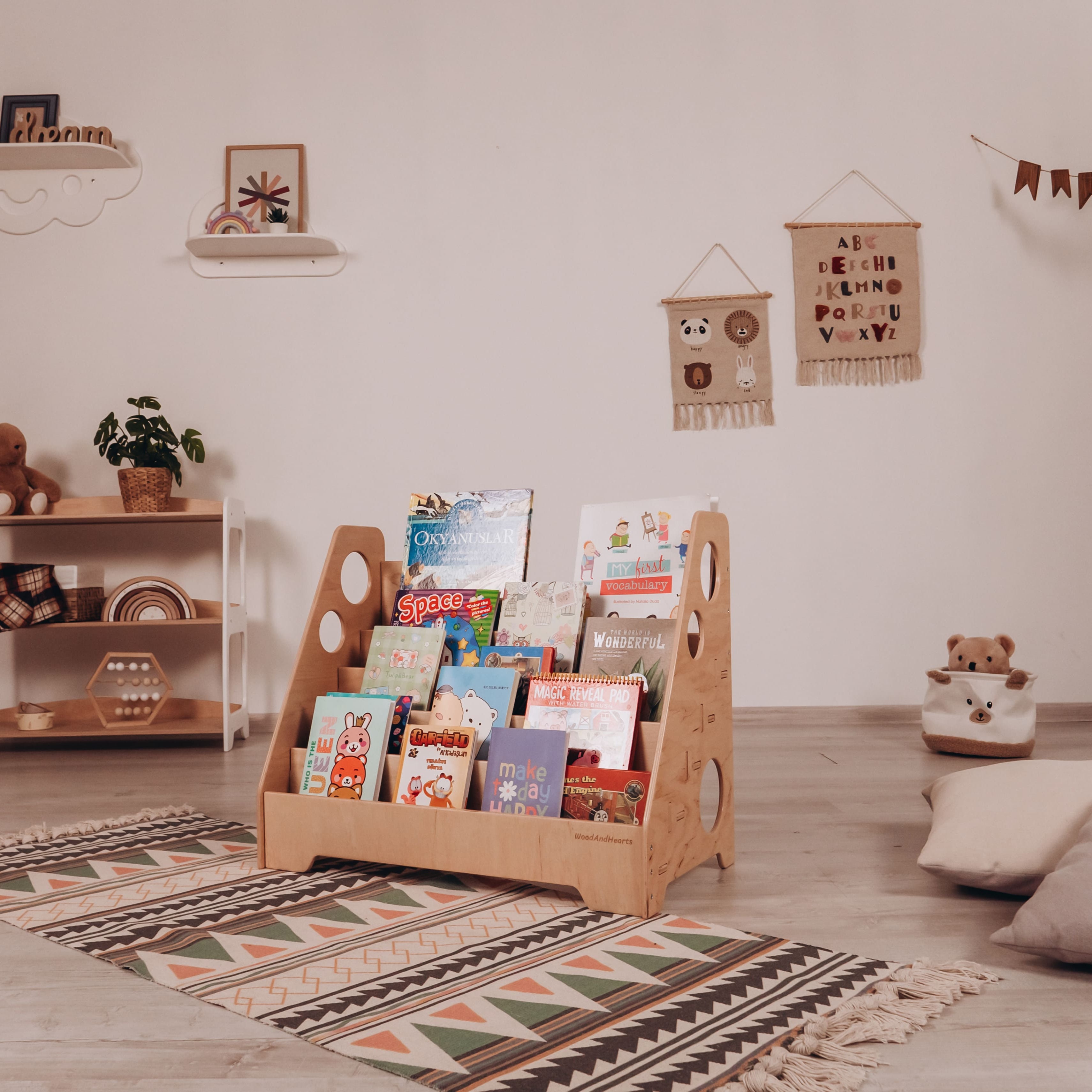 Montessori Bookshelf