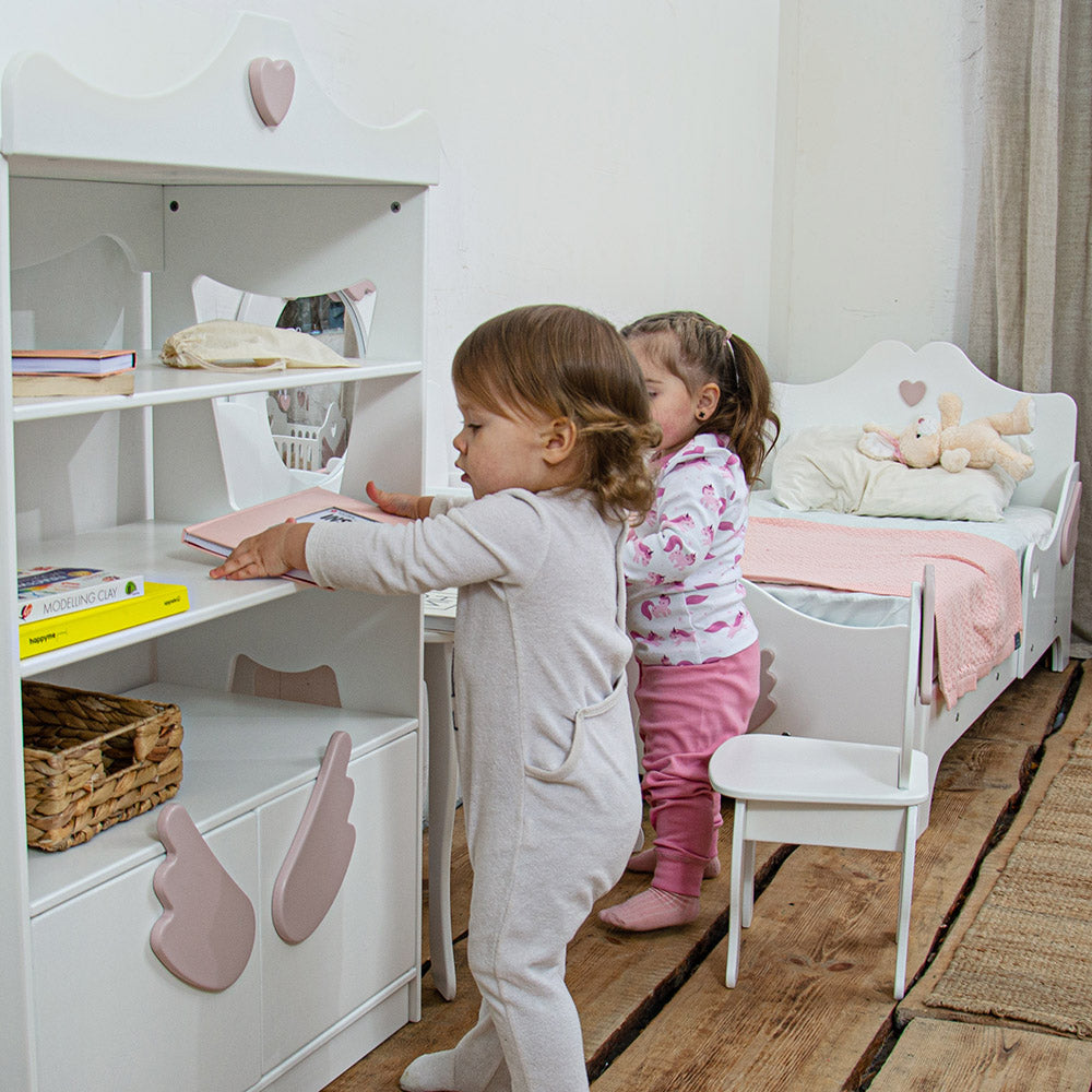 子供部屋用木製キャビネット 床置き本棚「エンジェル」 WoodandHearts